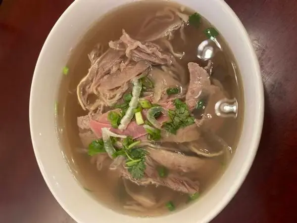 bac-lieu-restaurant - P4.  Pho with Rare Beef and Flank