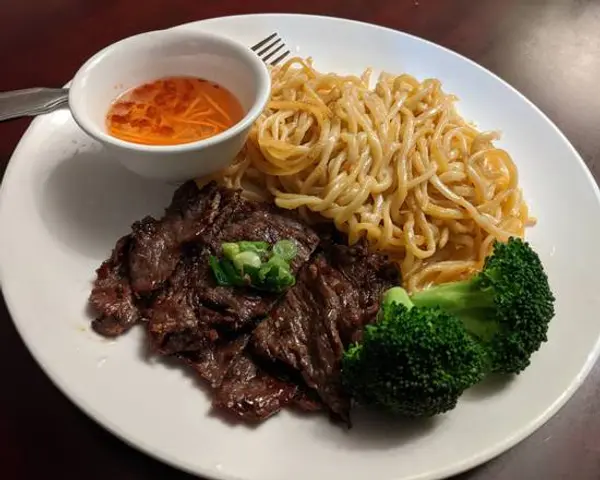 bac-lieu-restaurant - M4.  Garlic Noodle with Grilled Beef