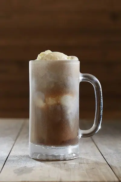 bjs-restaurant-brewhouse - BJ's Handcrafted Root Beer Float